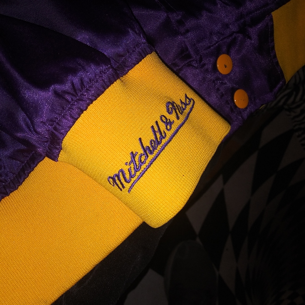 Rare* Mitchell & Ness Lakers Hardwood Classics - Picture 5 of 13